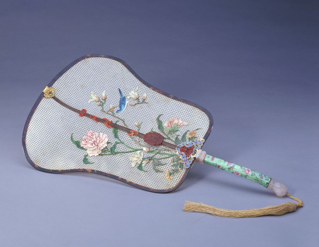 图片[1]-Ivory Silk Woven Flower and Bird Wan Fan-China Archive